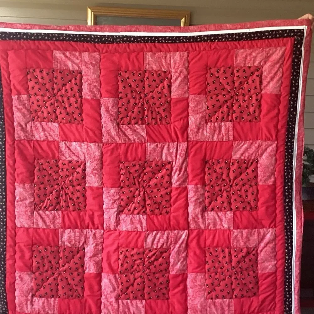 NWT Hand Crafted “Scotty Lovers” Red White and Black Elegant Lap Quilt